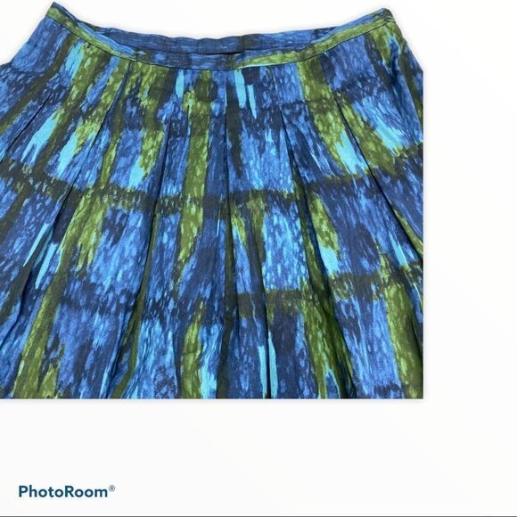 Talbots size 8 Blue & Green Watercolor Pleated Skirt - Picture 7 of 7